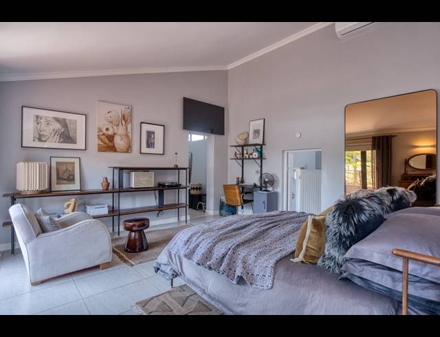 8 BEDROOM HOUSE FOR SALE IN BALLITO CENTRAL